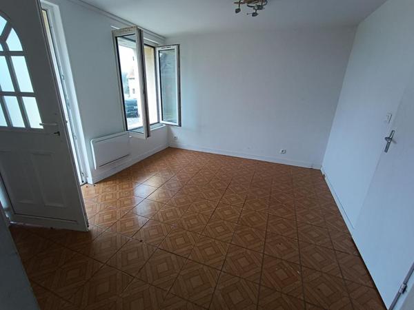 MORNAY-SUR-ALLIER - MAISON AVEC TERRAIN 12 HA