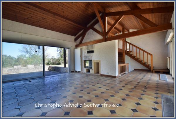 Bergerac, villa d'architecte 280 M2 habitables , double garage, grande piscine sur 4.4 Ha de parc, environnement exceptionnel