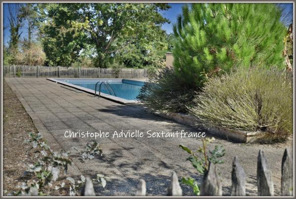 Bergerac, villa d'architecte 280 M2 habitables , double garage, grande piscine sur 4.4 Ha de parc, environnement exceptionnel