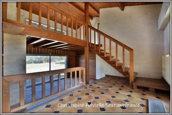 Bergerac, villa d'architecte 280 M2 habitables , double garage, grande piscine sur 4.4 Ha de parc, environnement exceptionnel