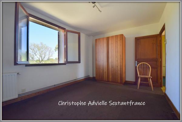 Bergerac, villa d'architecte 280 M2 habitables , double garage, grande piscine sur 4.4 Ha de parc, environnement exceptionnel