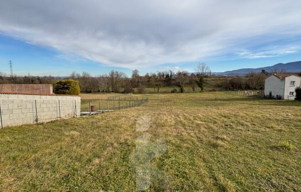 Terrain de 3 730 m²