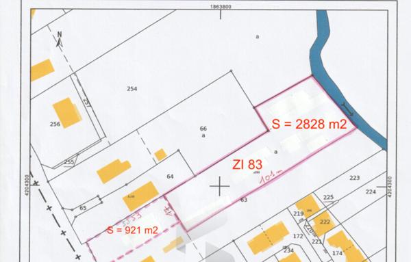 Terrain de 3 730 m²