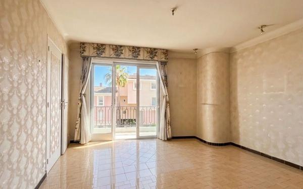 Appartement à vendre    2 pièces • 102,68 m2 Le Cannet