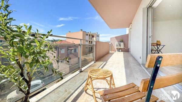 Appartement - À vendre - 69 m² - LE LAVANDOU | The Door Man