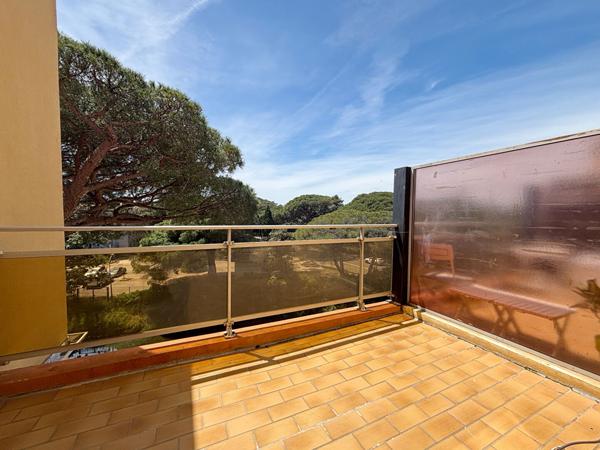 HYERES Le Port - Appartement  duplex T2 - Rénové - Terrasse - Parking