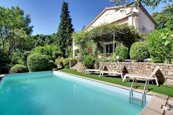 À VENDRE NOUVEAUTÉ  A DRAGUIGNAN - MAISON 2 APPARTEMENTS de 190m2 + PISCINE + GARAGE