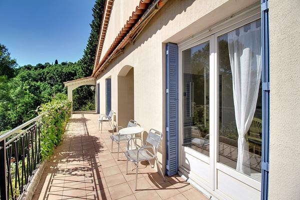 À VENDRE NOUVEAUTÉ  A DRAGUIGNAN - MAISON 2 APPARTEMENTS de 190m2 + PISCINE + GARAGE