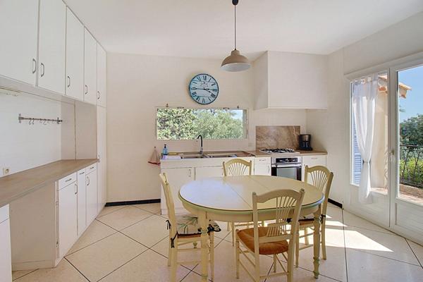 À VENDRE NOUVEAUTÉ  A DRAGUIGNAN - MAISON 2 APPARTEMENTS de 190m2 + PISCINE + GARAGE
