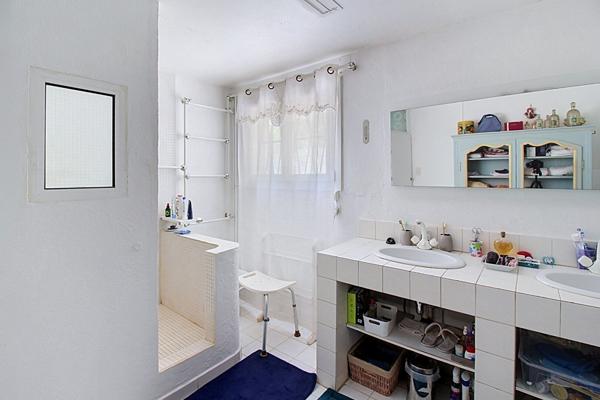 À VENDRE NOUVEAUTÉ  A DRAGUIGNAN - MAISON 2 APPARTEMENTS de 190m2 + PISCINE + GARAGE