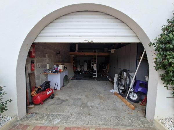 Maison divisé en 3 appartement loués, 121.50 m², 103.44 m², 54.44 m².