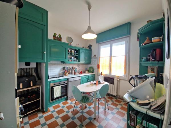 Maison divisé en 3 appartement loués, 121.50 m², 103.44 m², 54.44 m².