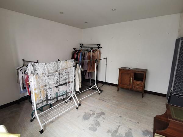 17600 LE GUA LE GUA, 500 m centre