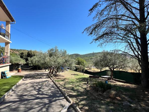 Magnifique maison de 175 m², Grand T3 et deux T2 de 45m², garage et terrain arboré de 1100m²