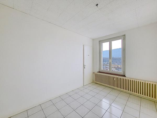 Dernier étage lumineux - Vue dégagée - centre ville au calme à Aix-les-Bains
