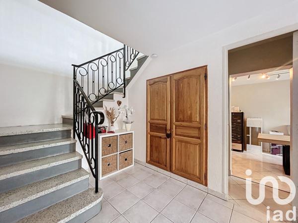 Maison traditionnelle 4 pièces de 105 m² à Châtillon-sur-Marne (51700)