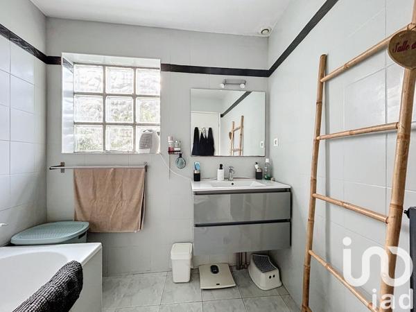 Maison traditionnelle 4 pièces de 105 m² à Châtillon-sur-Marne (51700)