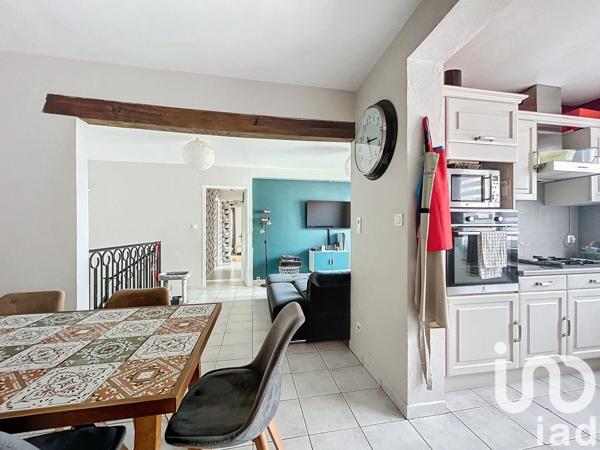 Maison traditionnelle 4 pièces de 105 m² à Châtillon-sur-Marne (51700)