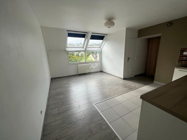 À vendre : Appartement 2 pièces à Pontoise - Secteur Hermitage €155 000 ** - Référence 11067