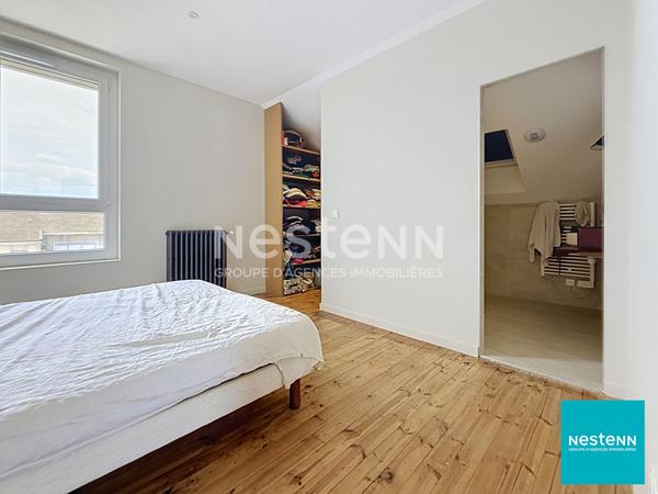 Bien rare à Feurs, seulement dans votre agence NESTENN, 3 chambres,  116 m2 habitables sur terrain clos de 515  m2  avec garage
