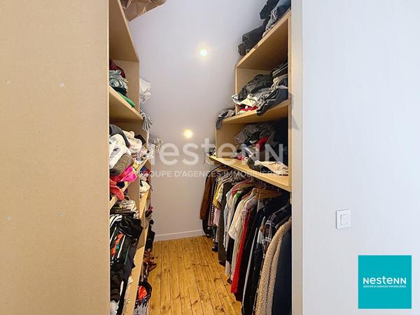 Bien rare à Feurs, seulement dans votre agence NESTENN, 3 chambres,  116 m2 habitables sur terrain clos de 515  m2  avec garage