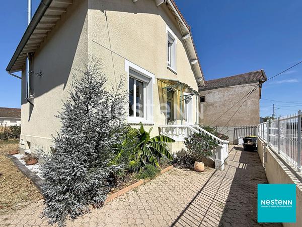 Bien rare à Feurs, seulement dans votre agence NESTENN, 3 chambres,  116 m2 habitables sur terrain clos de 515  m2  avec garage