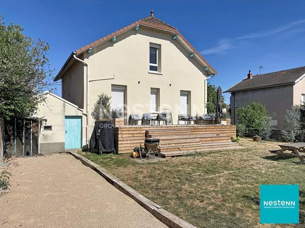 Bien rare à Feurs, seulement dans votre agence NESTENN, 3 chambres,  116 m2 habitables sur terrain clos de 515  m2  avec garage