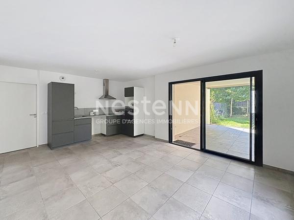 EXCLUSIVITE ! Appartement récent Yssingeaux en rdc avec petit extérieur , garage et stationnement