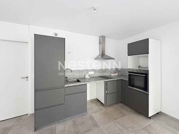 EXCLUSIVITE ! Appartement récent Yssingeaux en rdc avec petit extérieur , garage et stationnement