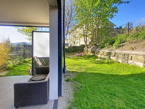 EXCLUSIVITE ! Appartement récent Yssingeaux en rdc avec petit extérieur , garage et stationnement