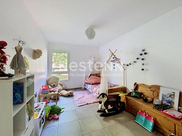 EXCLUSIVITE ! Appartement récent Yssingeaux en rdc avec petit extérieur , garage et stationnement