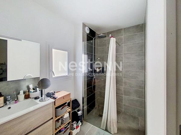 EXCLUSIVITE ! Appartement récent Yssingeaux en rdc avec petit extérieur , garage et stationnement