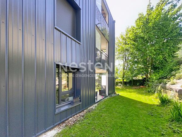 EXCLUSIVITE ! Appartement récent Yssingeaux en rdc avec petit extérieur , garage et stationnement