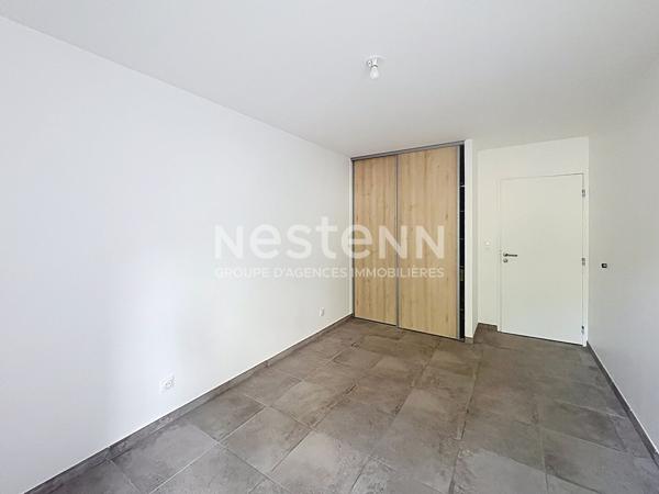 EXCLUSIVITE ! Appartement récent Yssingeaux en rdc avec petit extérieur , garage et stationnement