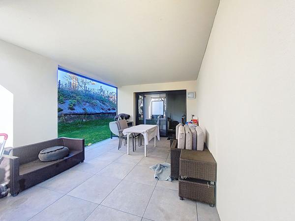 EXCLUSIVITE ! Appartement récent Yssingeaux en rdc avec petit extérieur , garage et stationnement