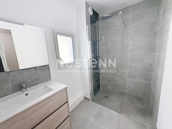 EXCLUSIVITE ! Appartement récent Yssingeaux en rdc avec petit extérieur , garage et stationnement