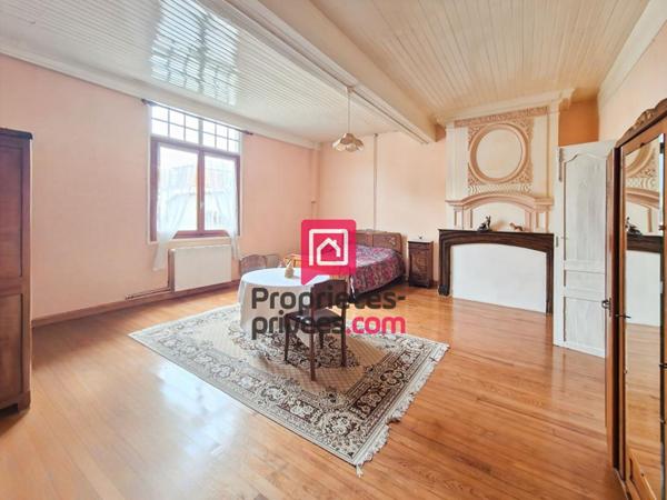 Maison de caractère du XVIIe siècle (270 m²) au coeur de Casteljaloux
