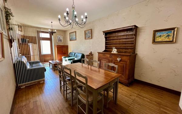 Maison à vendre    5 pièces •  Montbron