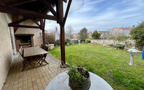 Maison à vendre    5 pièces •  Montbron