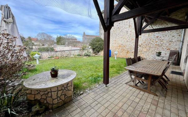 Maison à vendre    5 pièces •  Montbron