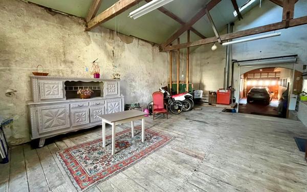 Maison à vendre    5 pièces •  Montbron