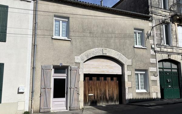 Maison à vendre    5 pièces •  Montbron