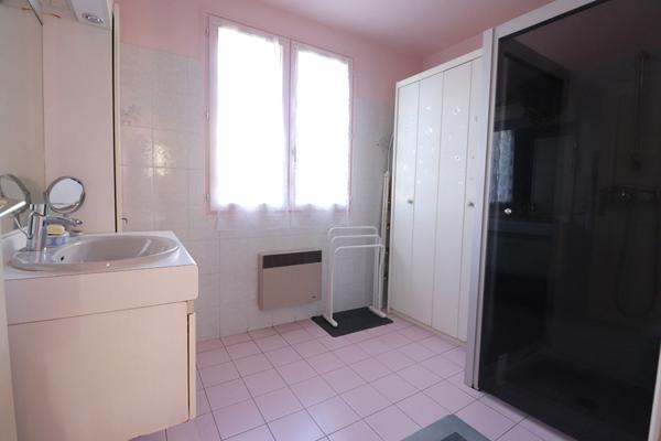 Pavillon Nevers 3 chambres, sous-sol total, Quartier Les Montapins, Résidentiel, Proche Hôpital, 2 heures de Paris