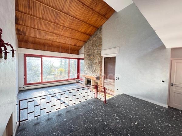 Immeuble à vendre GEX (01)