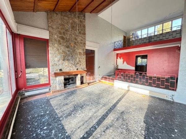 Immeuble à vendre GEX (01)