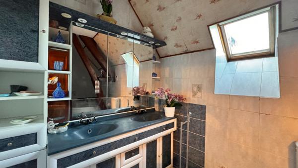 NOAILLES PROCHE PROPRIETE 10 PIECES SEJOUR DOUBLE SALON 6 CHAMBRES 3 GARAGES JARDIN CLOS DE 8440M² ENV.