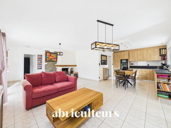 Maison de plain-pied de 140 m² 4 chambres -5 parking Saint-Jean-de-Boiseau (44640)