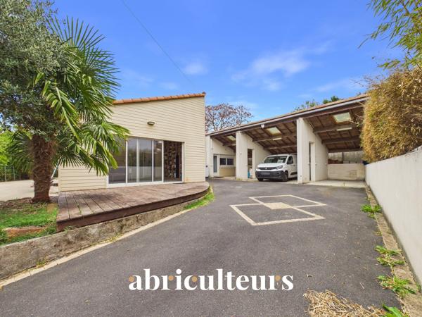 Maison de plain-pied de 140 m² 4 chambres -5 parking Saint-Jean-de-Boiseau (44640)