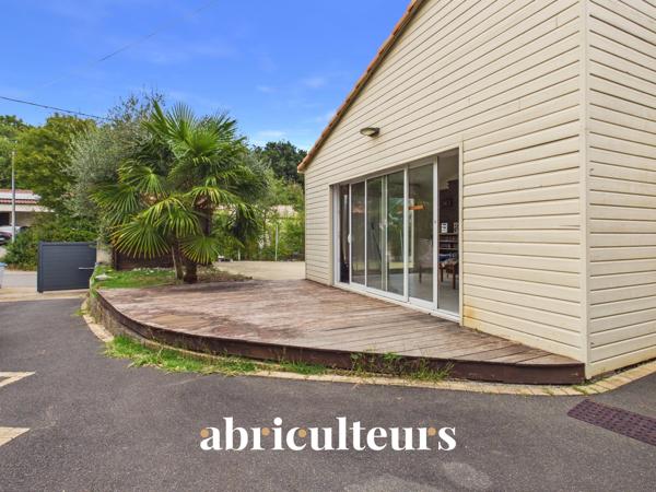 Maison de plain-pied de 140 m² 4 chambres -5 parking Saint-Jean-de-Boiseau (44640)