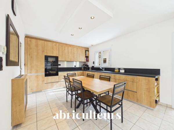 Maison de plain-pied de 140 m² 4 chambres -5 parking Saint-Jean-de-Boiseau (44640)